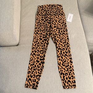 HeyNuts cheetah 7/8 high waisted leggings